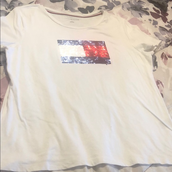 Tommy Hilfiger Tops - Tommy Hilfiger T-Shirt